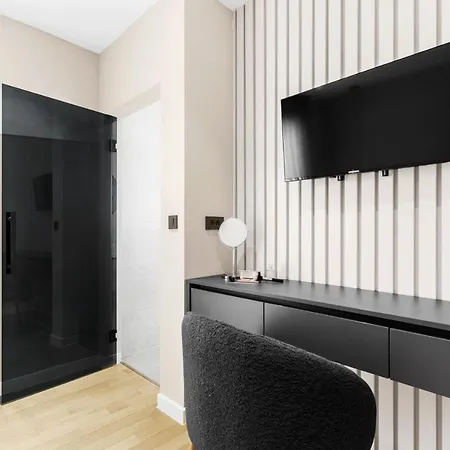 Dafna Villa *